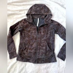 Size 12 Lululemon scuba hoodie